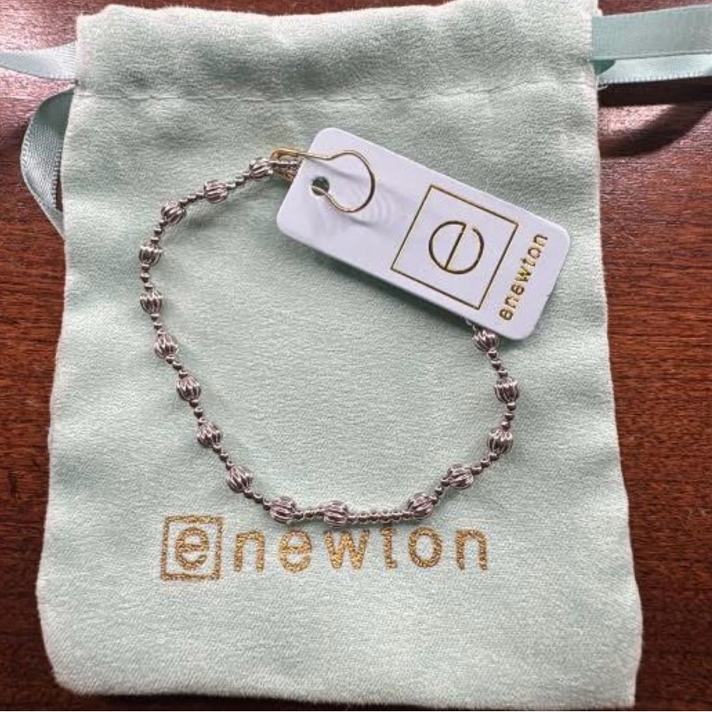 Newton Elegant Silver Bracelet